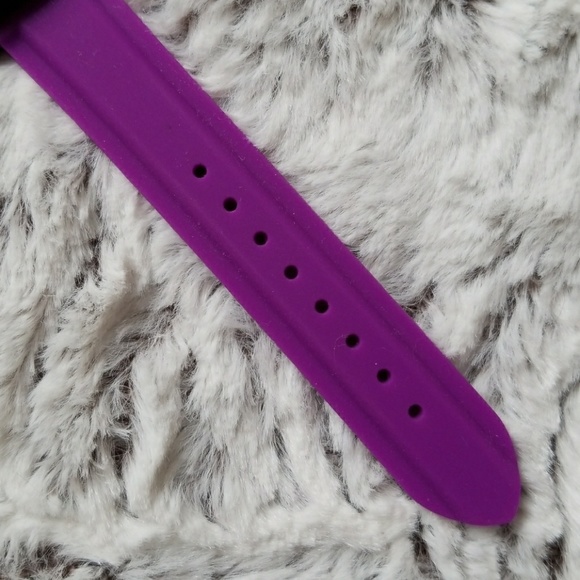 💗5/$25💗 Gossip Quartz Wristwatch Purple Silicone Band - Picture 5 of 8